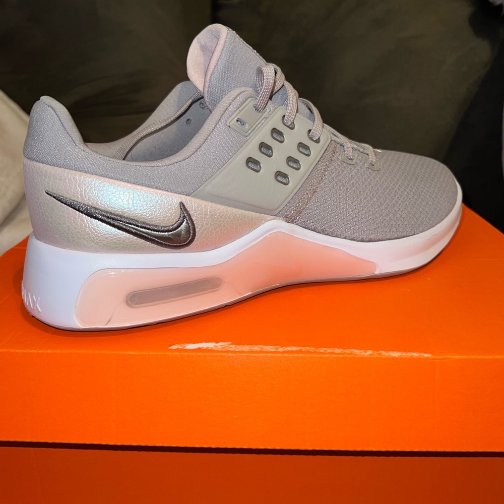 Women’s Nike Air Max TR 4 *Size 10.5*